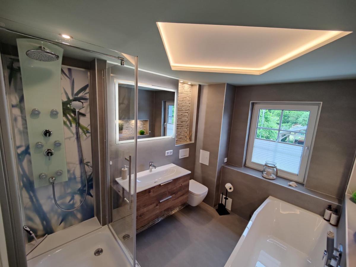 Ferienhaus Villa Adelsberg Mit Dachterrasse In Zentraler Lage Fuer Bis Zu 10 Personen Хемніц Екстер'єр фото
